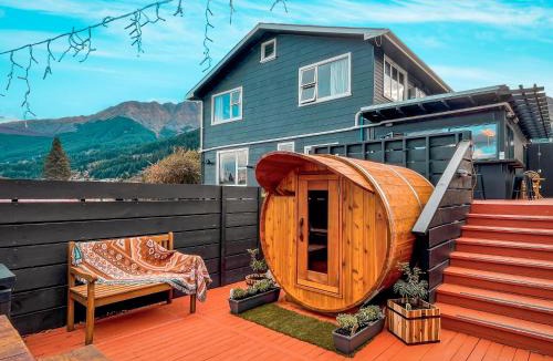 Queenstown City Centre Hostel | The Black Sheep Backpackers