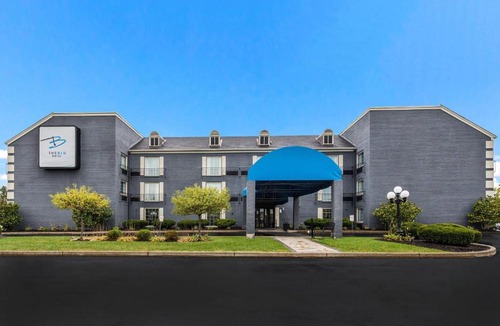Blue Ash Hotel | The Blu Hotel Blue Ash Cincinnati, an Ascend Collection Hotel