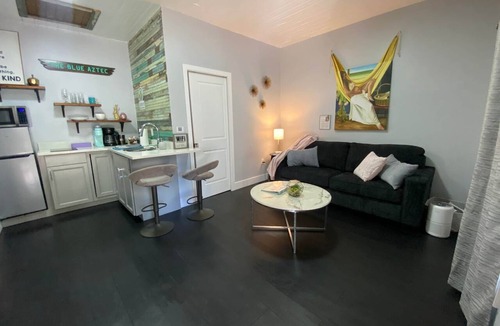 Sanford Apartment | The Blue Aztec