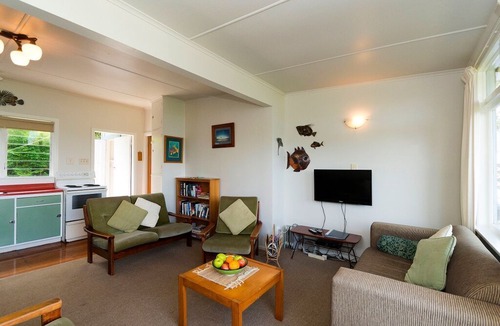 Coopers Beach House | The Blue Bach - Coopers Beach Holiday Home