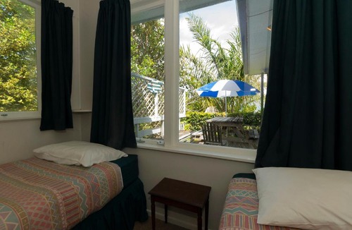 Coopers Beach House | The Blue Bach - Coopers Beach Holiday Home