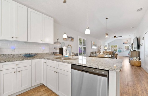 Butler Beach House | The Blue Bungalow - Hot tub and beach retreat!
