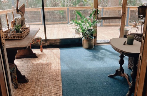 Cross Creek Cottage | The Blue Heron Hideaway- 2-bedroom cottage in lovely Cross Creek, FL,