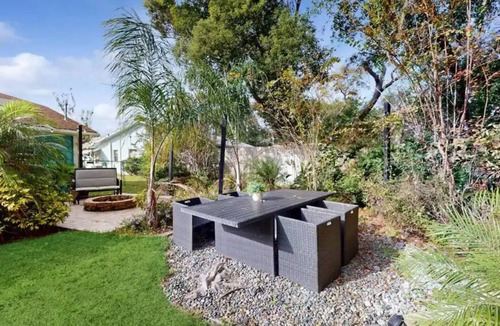 Spring Hill House | The blue house