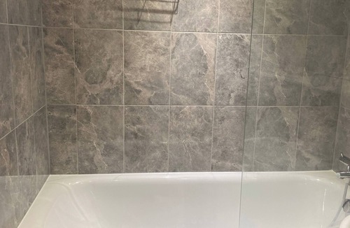 Cheetham Hill Apartment | The Blue Loft - Modern City Apartment