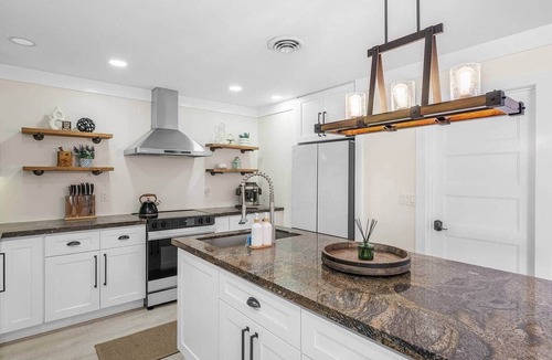Deerfield Beach House | The Blue Wave Pool 3BDR