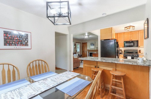 Pine River House | The Bluegill Inn, near Long Lake with firepit, game room, kayaks and more!
