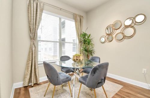 South Main Apartment | The Blush Haus* Pool View* NRG* TX Med Center