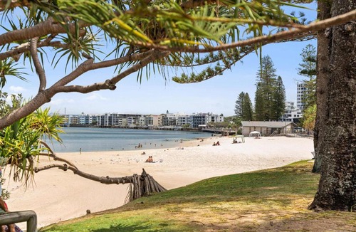 Caloundra Apartment | The Boardwalk - Oceanview Unit on Bulcock Beach