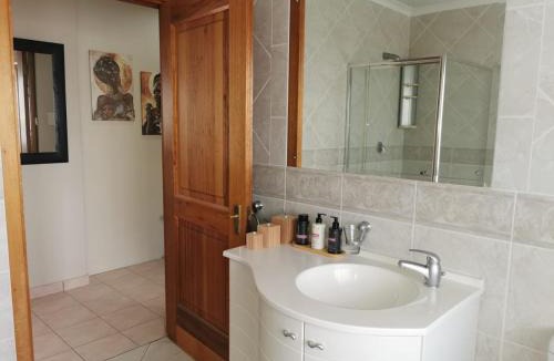 Farrarmere House | The Boho Suite