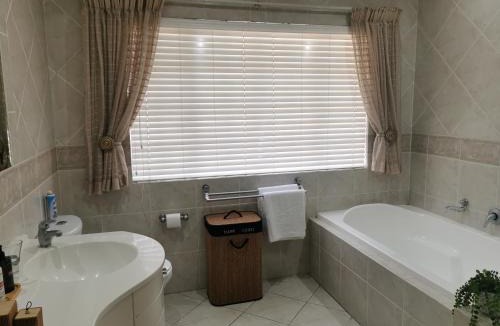 Farrarmere House | The Boho Suite