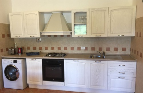 Tresana House | The Borgo di Tresana Ambra, free Wi-Fi, private garden