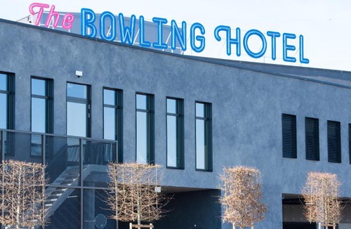 Signy-Avenex Hotel | The Bowling Hotel