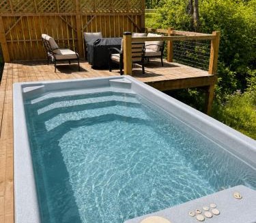 Creola House | The Brady Retreat Hot tub and pool