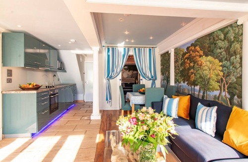 Folkestone Villa | The Breakers - Riviera Apartment