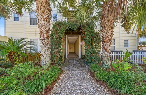 Santa Rosa Beach Condo | The Breezeway - 2 Br condo by RedAwning