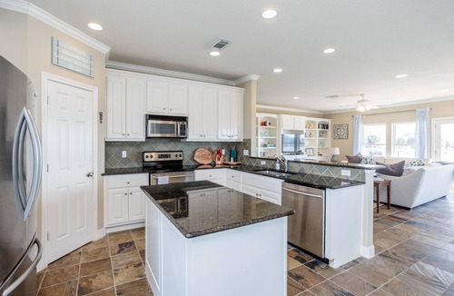 Indian Beach House | The breezy House – 5 minute stroll to the beach.