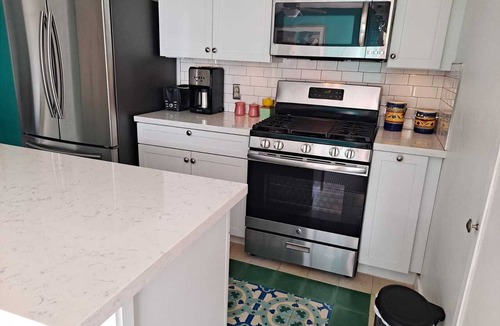 Deepwell Estates Condo | The Bright & Serene 1B Biltmore Condo
