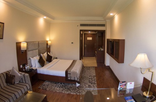 Sikanderpur Ghosi Hotel | The Bristol Hotel