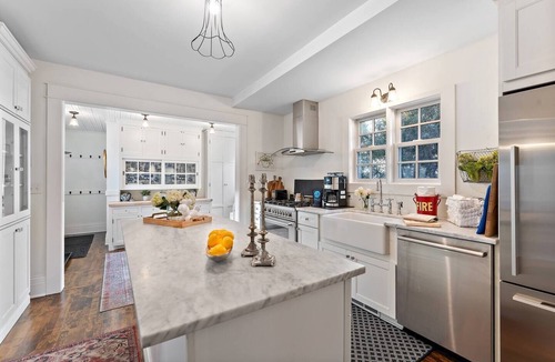 Wayzata House | "The Broadway Hideaway" by Roxy Rentals