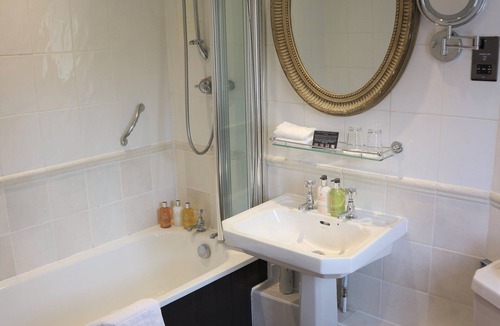 Broadway Hotel | The Broadway Hotel