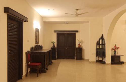 Bhopal Hotel | The Brown Wood Manor