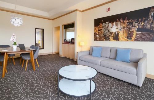 The Loop Hotel | The Buckingham Hotel