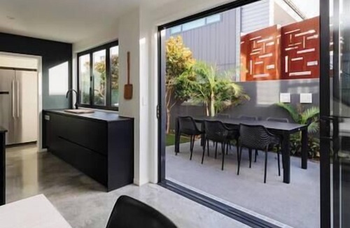 New Plymouth House | The Buller St Retreat