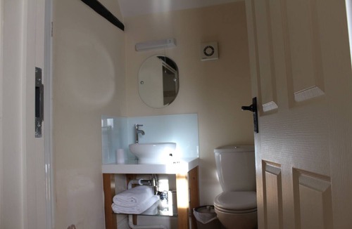 Fishbourne Bed & Breakfast | The Bulls Head