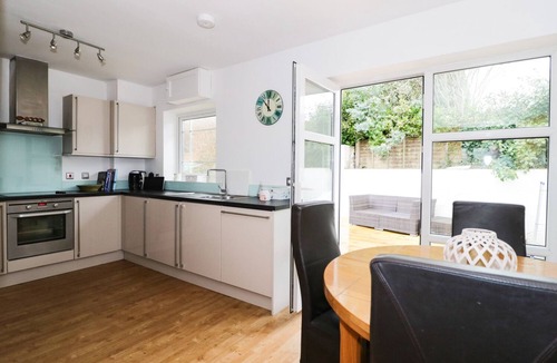 Edern House | THE BUNGALOW, pet friendly in Morfa Nefyn