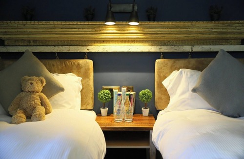 Ashmore Green Hotel | The Bunk Inn