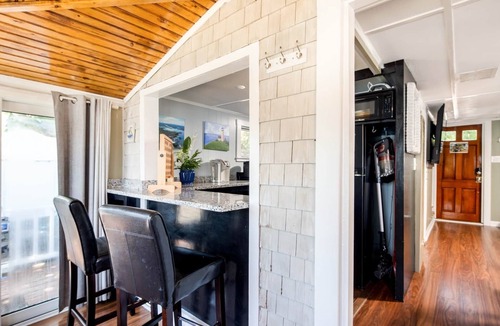 Onset House | The Bunk Room @ The Compound ~Fish-Hunt-Breakfast