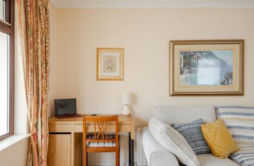 Templepatrick House | The Burrow, a Spacious Bungalow in Heart of NI