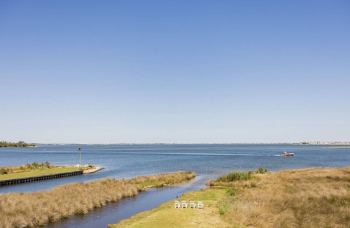 Manteo Bed & Breakfast | The Burrus House Inn Waterfront Suites