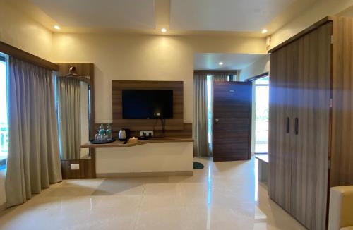Murud-Harnai Hotel | The Byke Skylark Seafront Resort, Dapoli