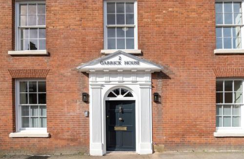 Lichfield Apartment | The Byron Suite