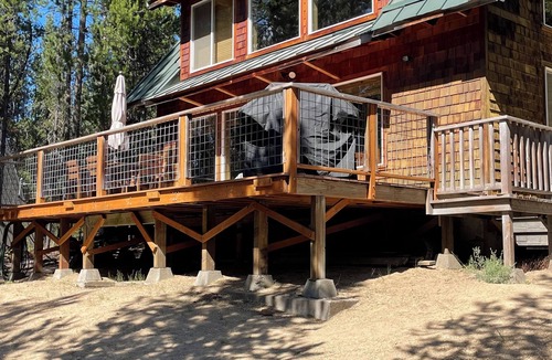 Crescent Cabin | The Cabin at Crescent Creek. Best of the Central Oregon area at Crescent Lake!