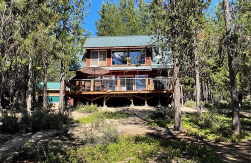 Crescent Cabin | The Cabin at Crescent Creek. Best of the Central Oregon area at Crescent Lake!