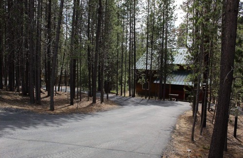 Crescent Cabin | The Cabin at Crescent Creek. Best of the Central Oregon area at Crescent Lake!