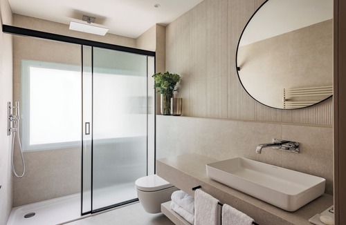 Bayswater Hotel | The Caesar Hotel
