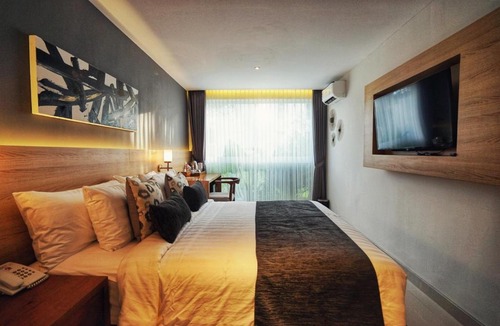 Denpasar Timur Hotel | The Cakra Hotel