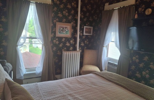 Galena Bed & Breakfast | The Calico Room at The Painted Cat B&B - Just a short walk to Main Street!