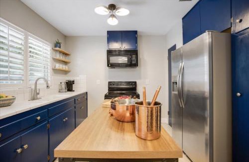 Gainesville House | The Canopy on 10th - Game Room , Pets , Pergola