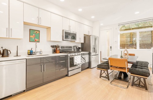 Capitol Hill House | The CapHill Palette-Rooftop, GameLounge, Parking & EV