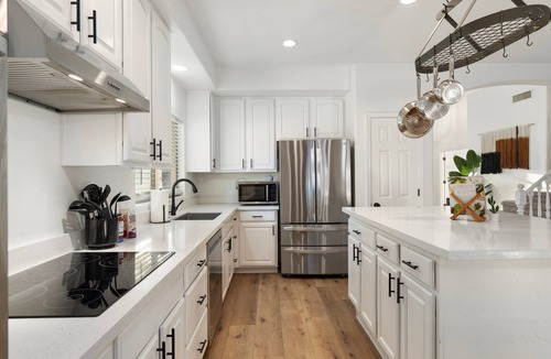 Desert Sunset House | The Cardinal | Ultimate Group Retreat in Glendale