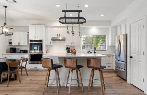 Desert Sunset House | The Cardinal | Ultimate Group Retreat in Glendale