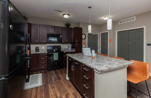 Booneville Apartment | The Carmel/Bold/Massage/Chair Spacious/3D Wall/Pool/Gym/Tanning Bed