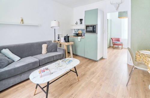 Quartier Bretagne Apartment | The Carmes lodge in the heart of Nantes WIFI