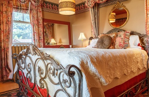 Helena Bed & Breakfast | The Carolina Bed & Breakfast