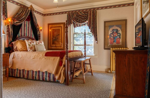 Helena Bed & Breakfast | The Carolina Bed & Breakfast
